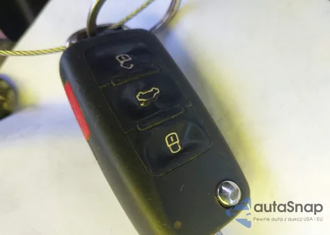 2014 Volkswagen Beetle 1.8T Entry из США, поврежденный, VIN 3VWF17AT3EM645882